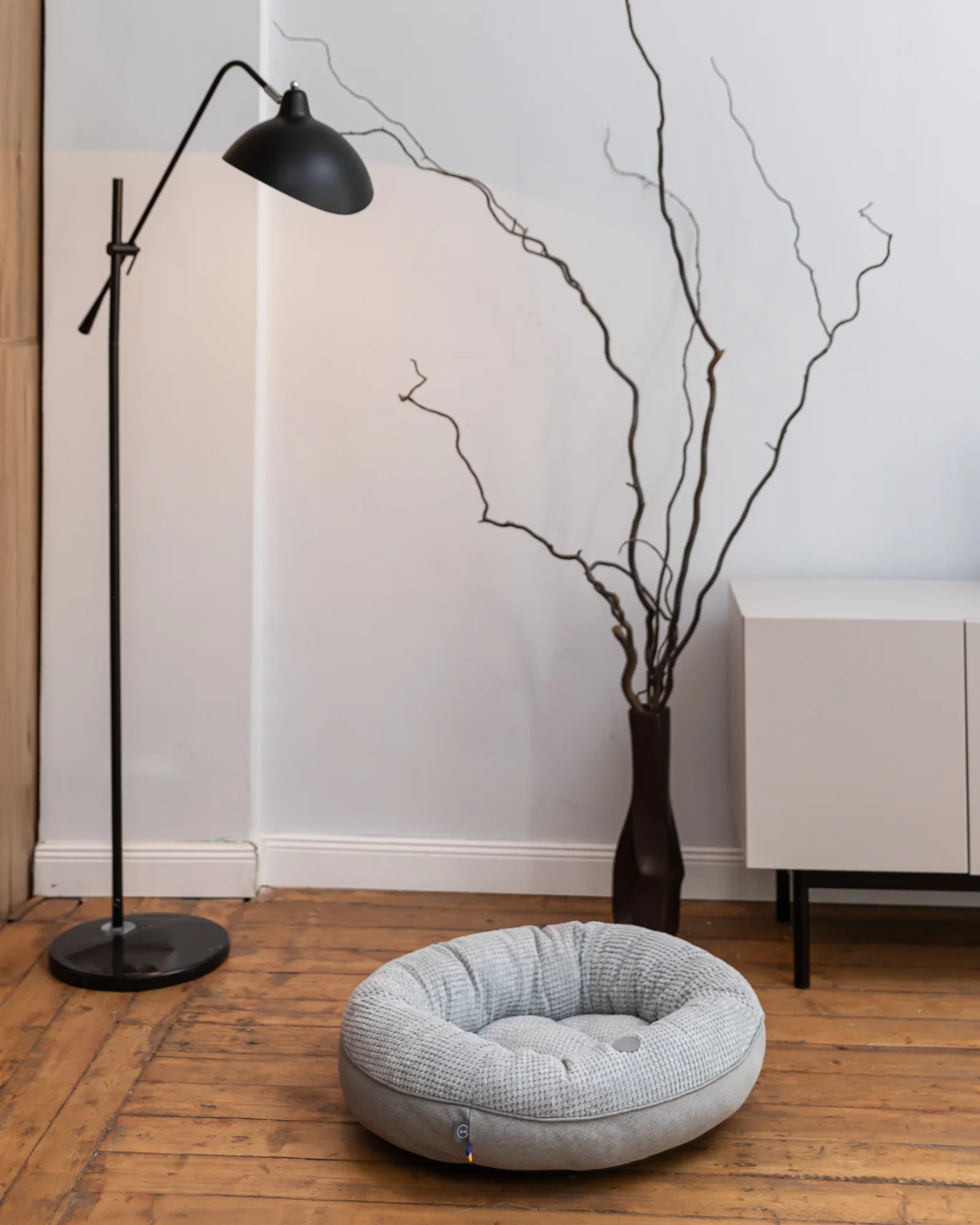 Chester & Lee | Moonlight Gray Donut Dog Bed